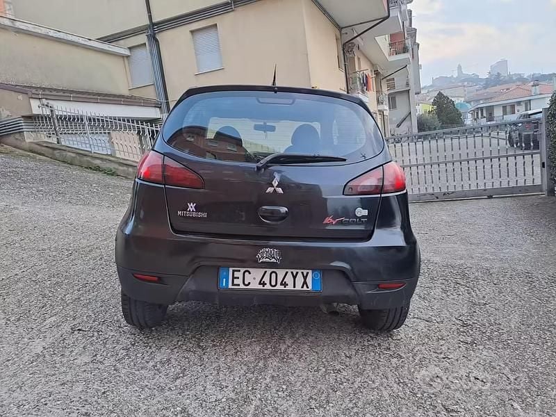 Usata Mitsubishi Colt 75 CV (55 kW) 2010 Utilitaria