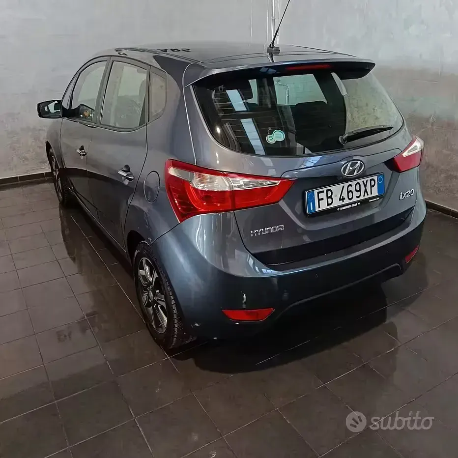 Usata Hyundai ix20 Xpossible 90 CV (66 kW) 2015 Grigio Utilitaria