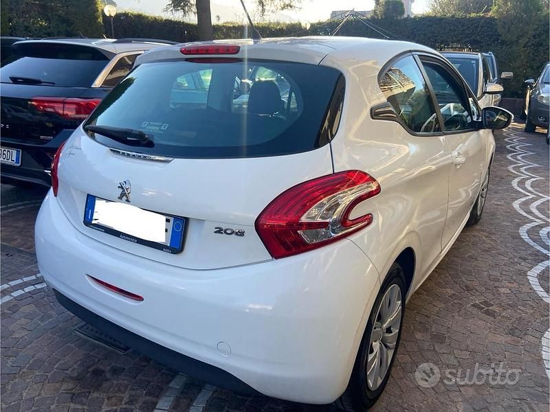 Usata Peugeot 208 Allure 82 CV (60 kW) 2012 Bianco Utilitaria