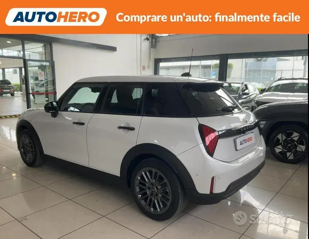 Usata Mini Cooper 114 kW (156 CV) 2025 Bianco Utilitaria