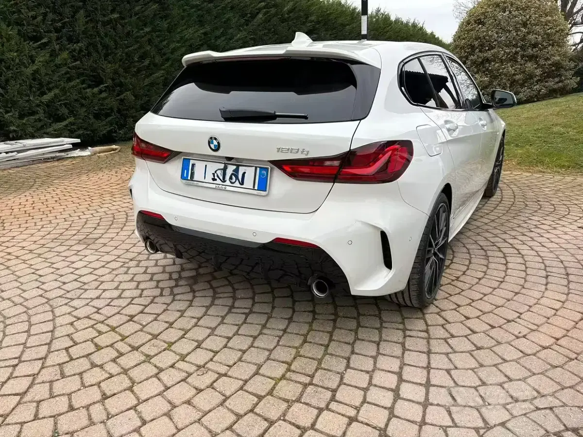 Usata BMW 128 265 CV (194 kW) 2023 Bianco Utilitaria