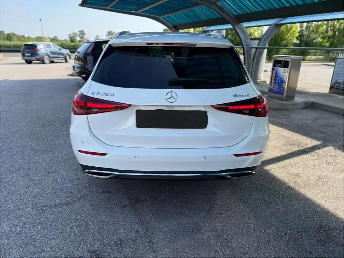 Usata Mercedes C220 200 CV (147 kW) 2022 Bianco Station wagon