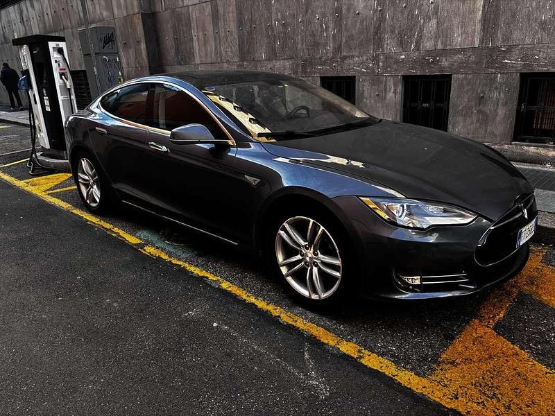 Usata Tesla Model S 269 kW (367 CV) 2014 Utilitaria