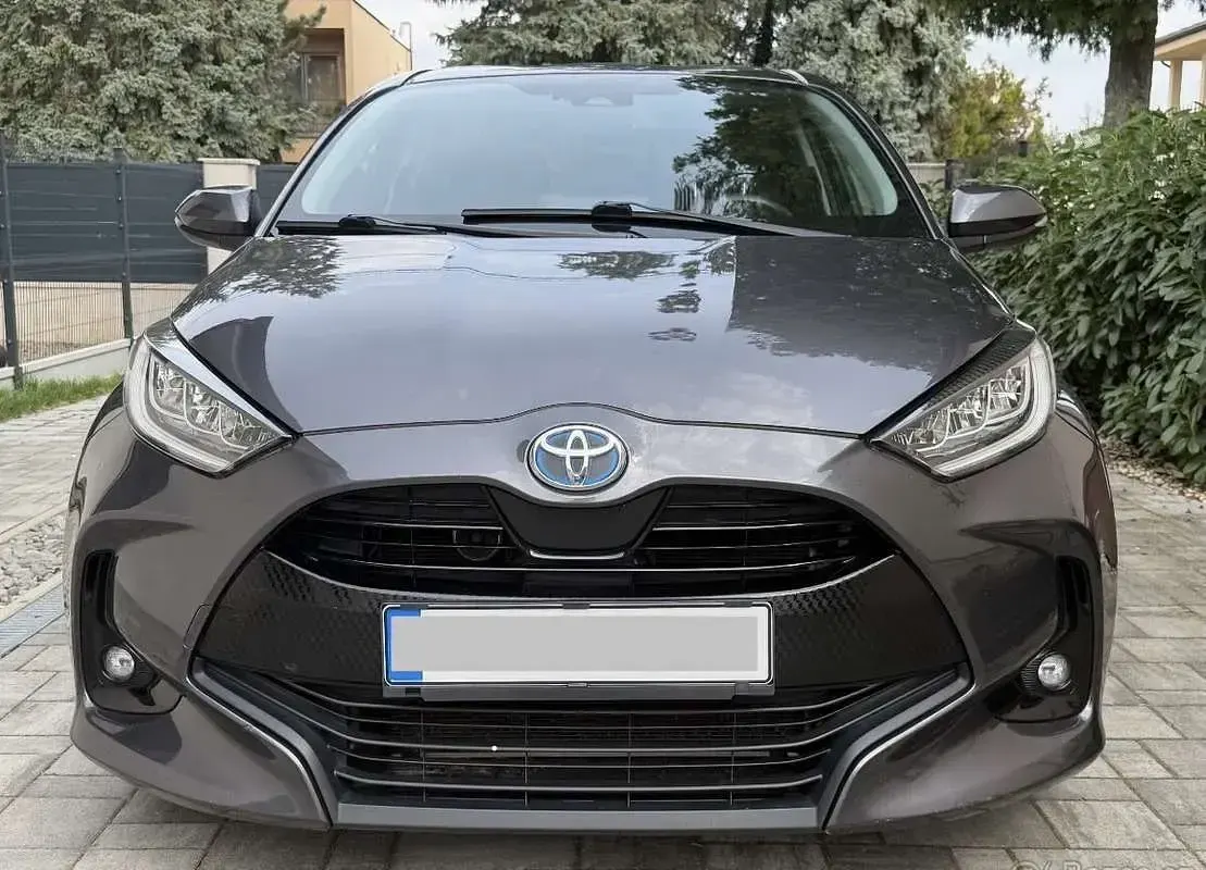 Usata Toyota Yaris Hybrid Trend 92 CV (67 kW) 2021 Berlina