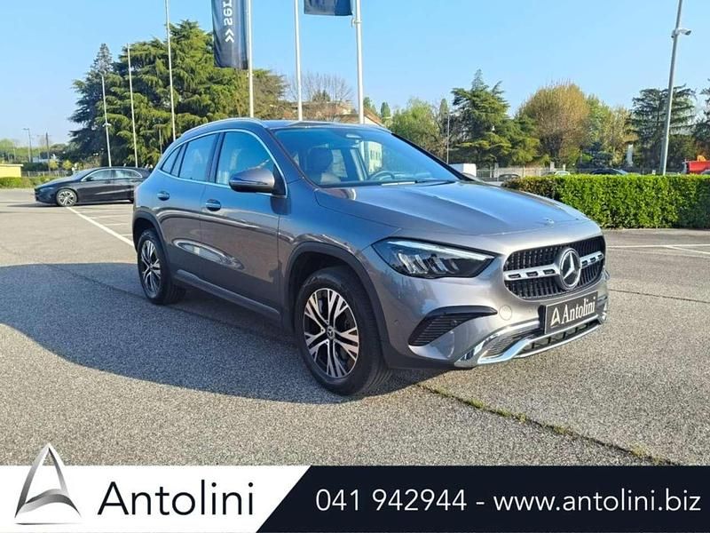 Usata Mercedes GLA200 Progressive 150 CV (110 kW) 2024 Grigio scuro SUV