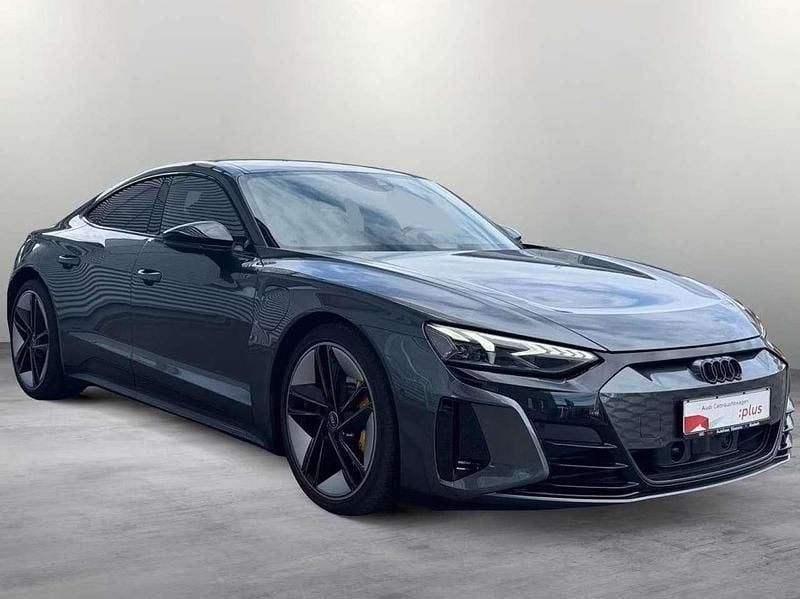 Käytetty Audi e-tron GT quattro Performance 475 kW (646 HP) 2023 Harmaa Sedan