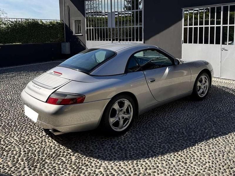 Usata Porsche 911 Carrera Cabriolet 300 CV (220 kW) 1998 Argento Cabrio