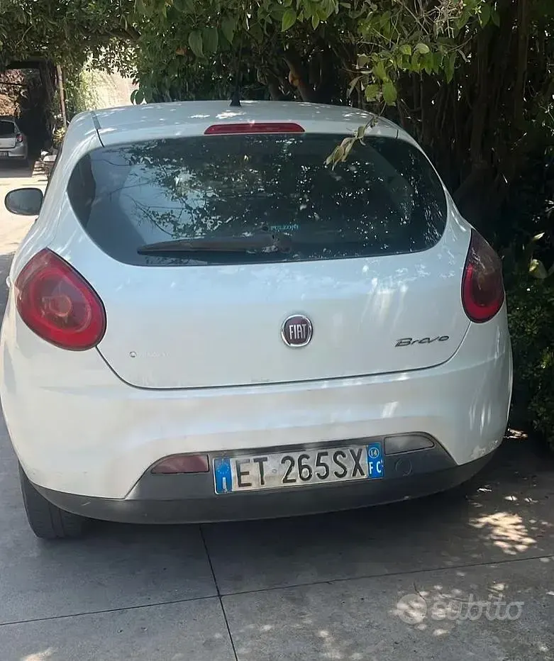 Usata Fiat Bravo 105 CV (77 kW) 2014 Bianco Utilitaria