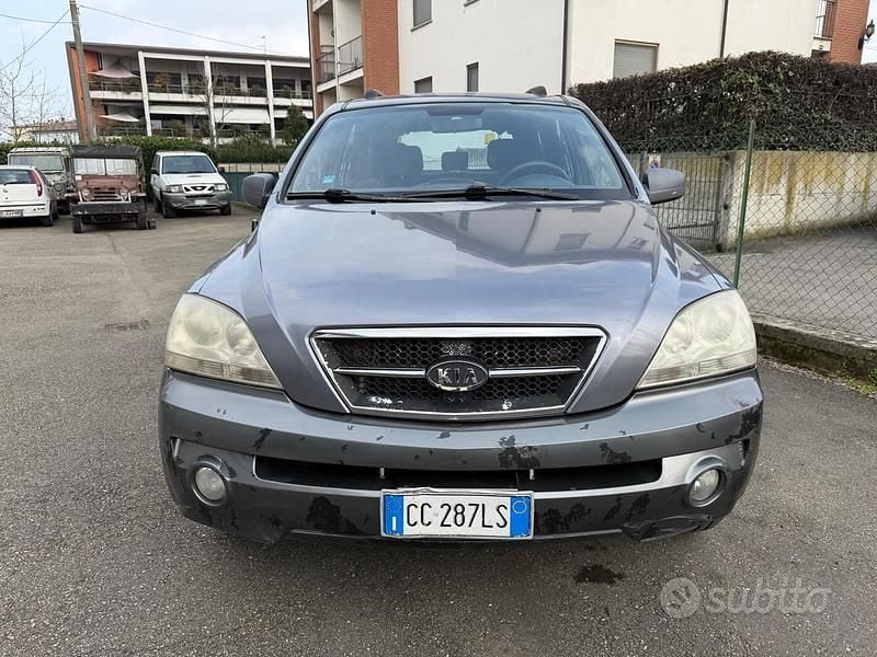 Usata Kia Sorento 140 CV (102 kW) 2003 Grigio SUV
