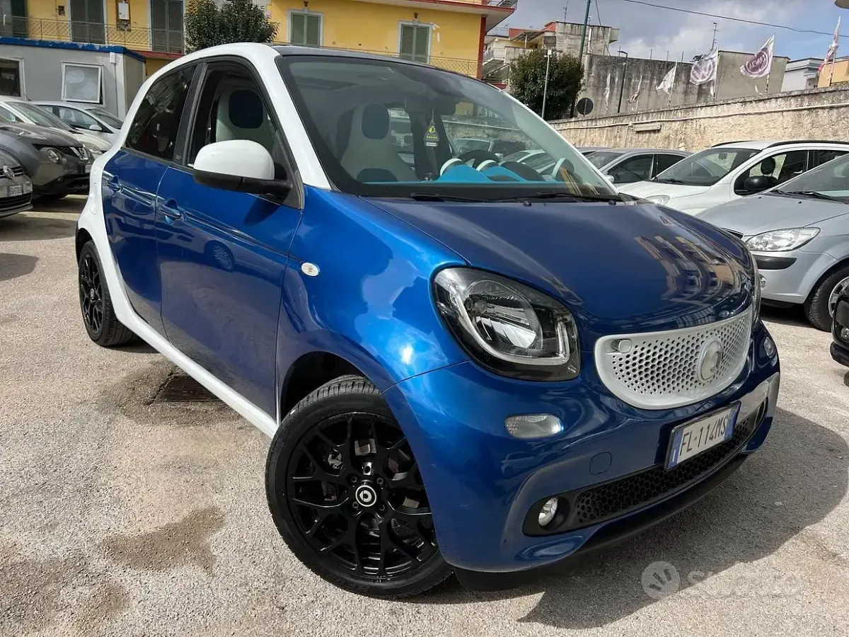 Usata Smart ForFour Proxy 71 CV (52 kW) 2016 Blu Utilitaria