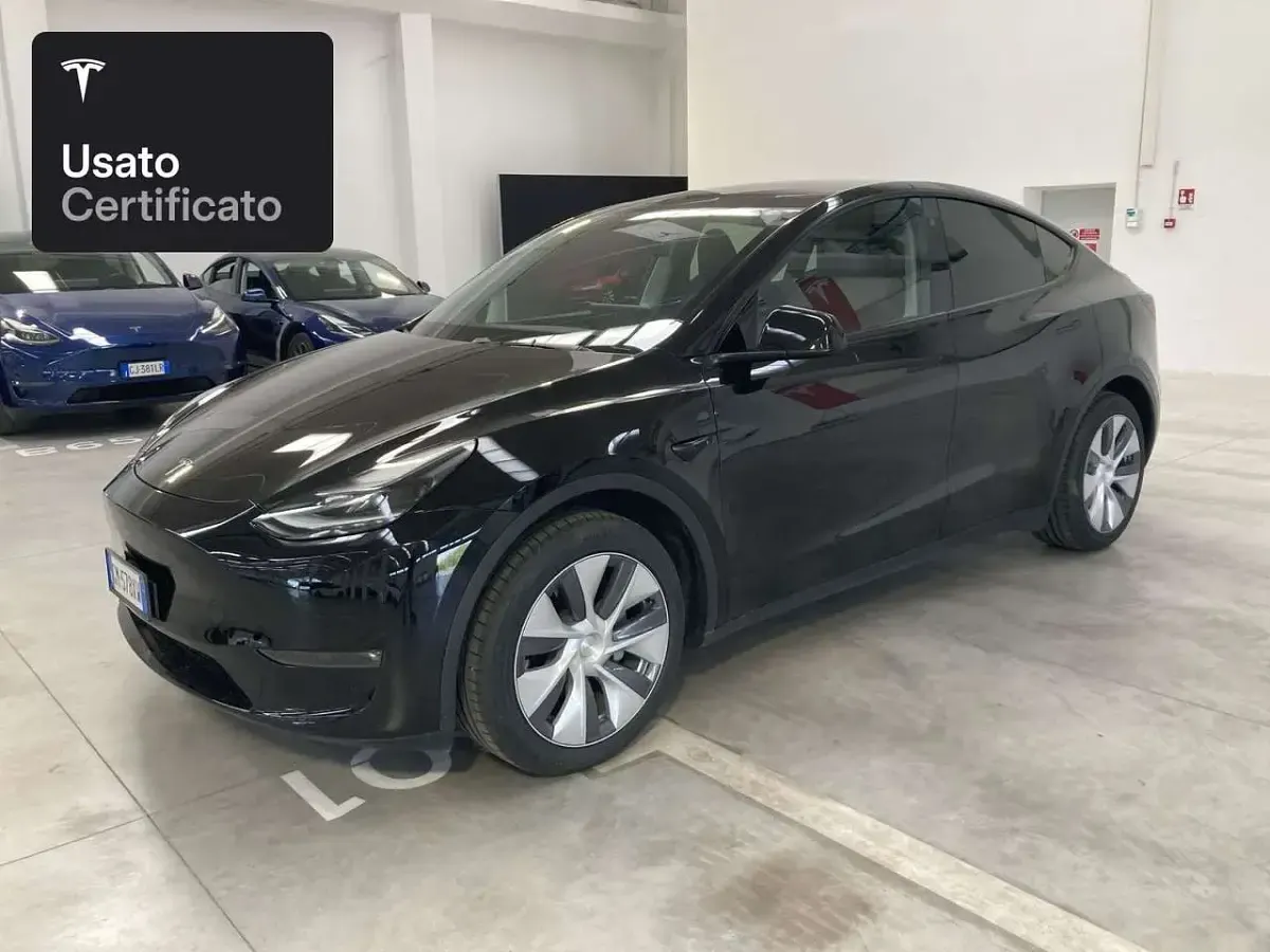 Usata Tesla Model Y Long Range AWD 258 kW (351 CV) 2023 Solid black SUV