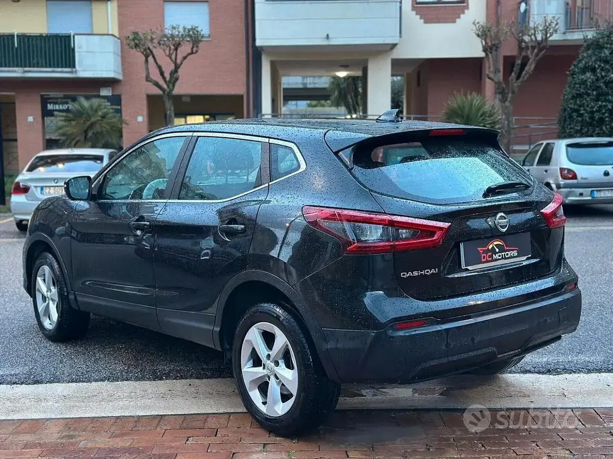 Usata Nissan Qashqai Acenta 116 CV (85 kW) 2019 Nero SUV