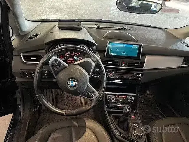 Usata BMW 214 Active Tourer Advantage 95 CV (69 kW) 2016 Blu Monovolume