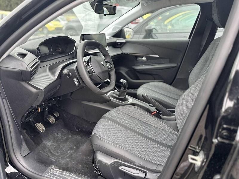 Usata Peugeot 208 Allure 101 CV (74 kW) 2024 Nero Utilitaria