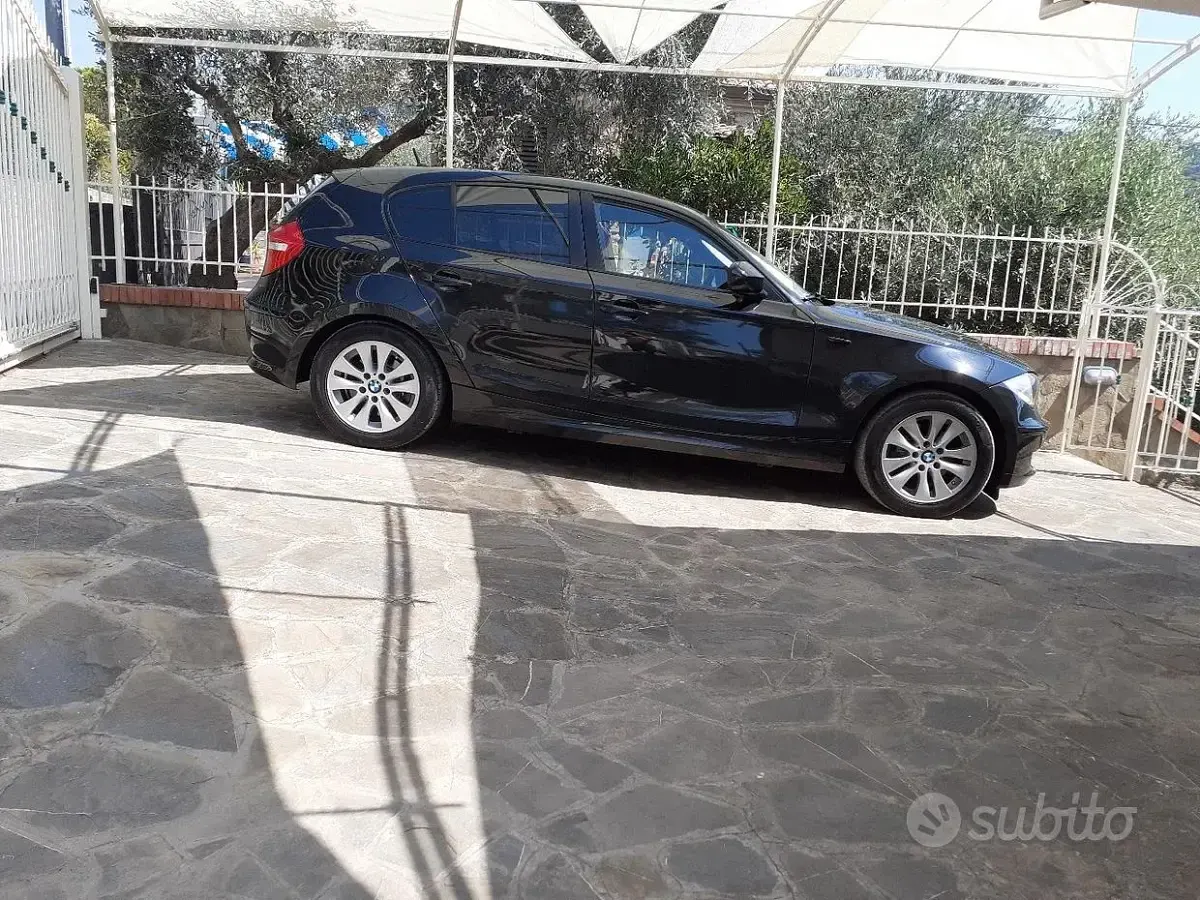 Usata BMW 120 Efficient Dynamics 177 CV (130 kW) 2010 Nero Utilitaria