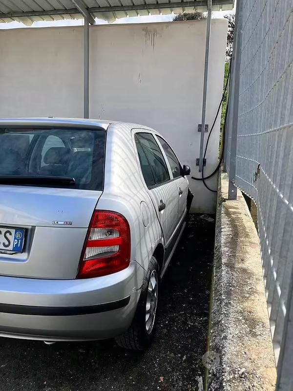 Usata Skoda Fabia 101 CV (74 kW) 2001 Grigio Berlina