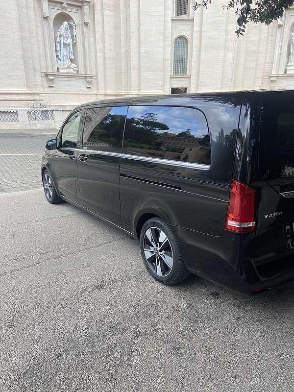 Usata Mercedes V250 Premium 190 CV (139 kW) 2023 Monovolume