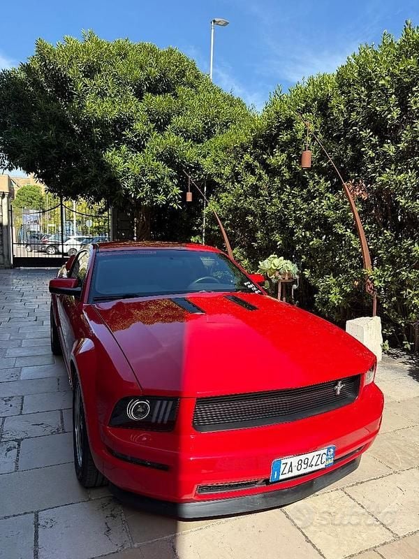 Usata Ford Mustang 215 CV (158 kW) 2008 Rosso Coupé