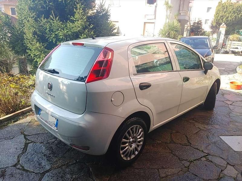 Usata Fiat Grande Punto 95 CV (69 kW) 2017 Bianco Utilitaria