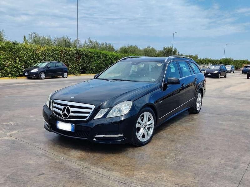 Usata Mercedes E220 Avantgarde 170 CV (125 kW) 2011 Nero Station wagon