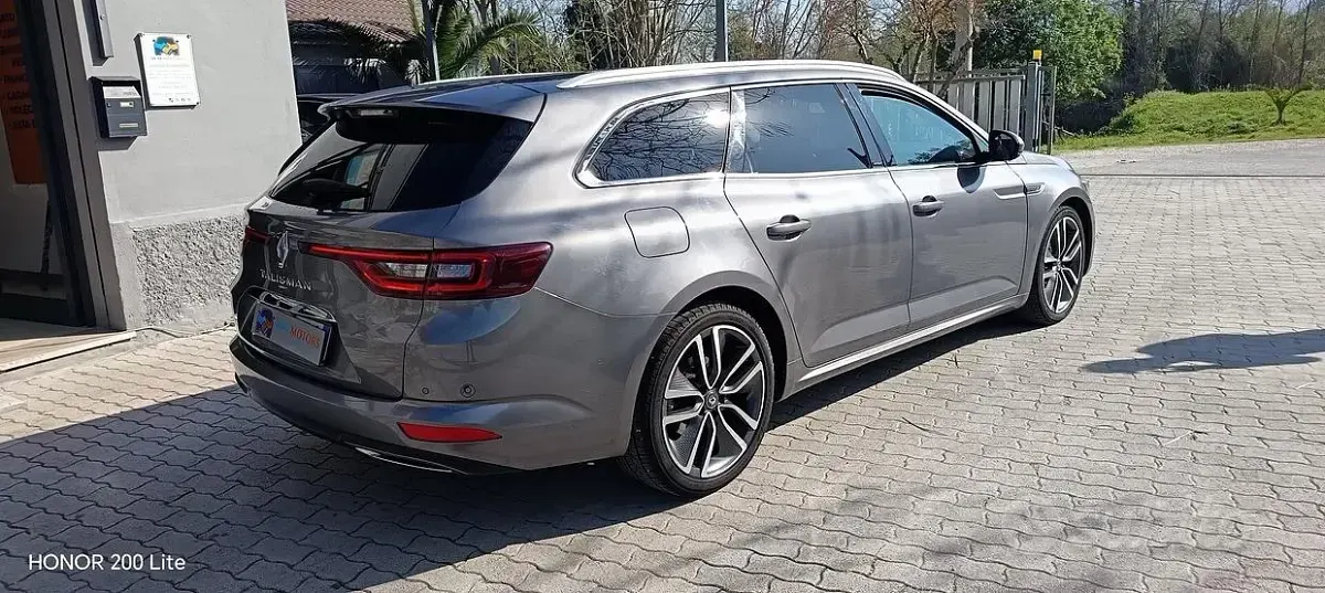 Usata Renault Talisman Intens 130 CV (95 kW) 2017 Grigio Station wagon
