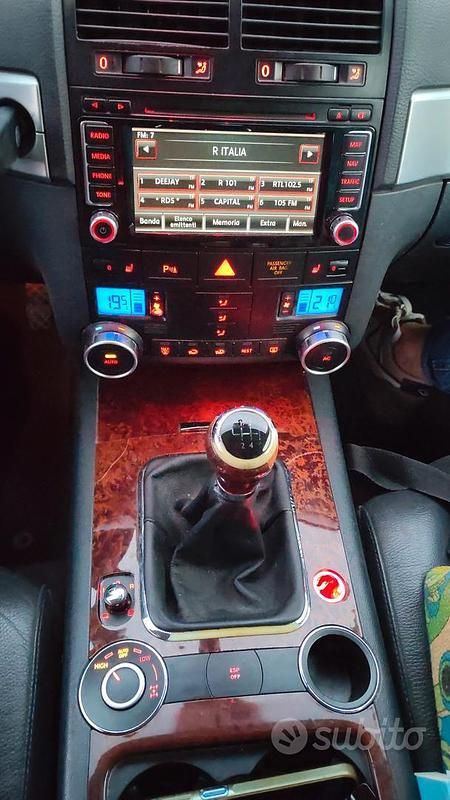 Usata VW Touareg 174 CV (127 kW) 2008 Nero SUV