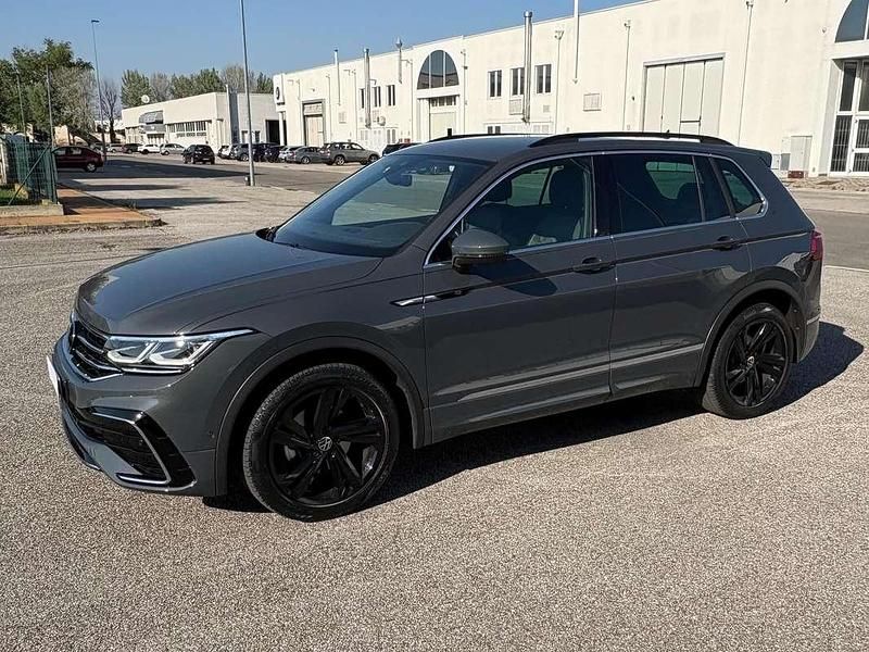 Usata VW Tiguan R-line 150 CV (110 kW) 2022 Grigio SUV