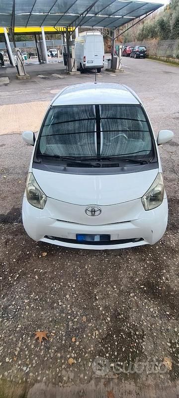 Occasion Toyota iQ 68 ch (50 kW) 2010 Blanc Citadine
