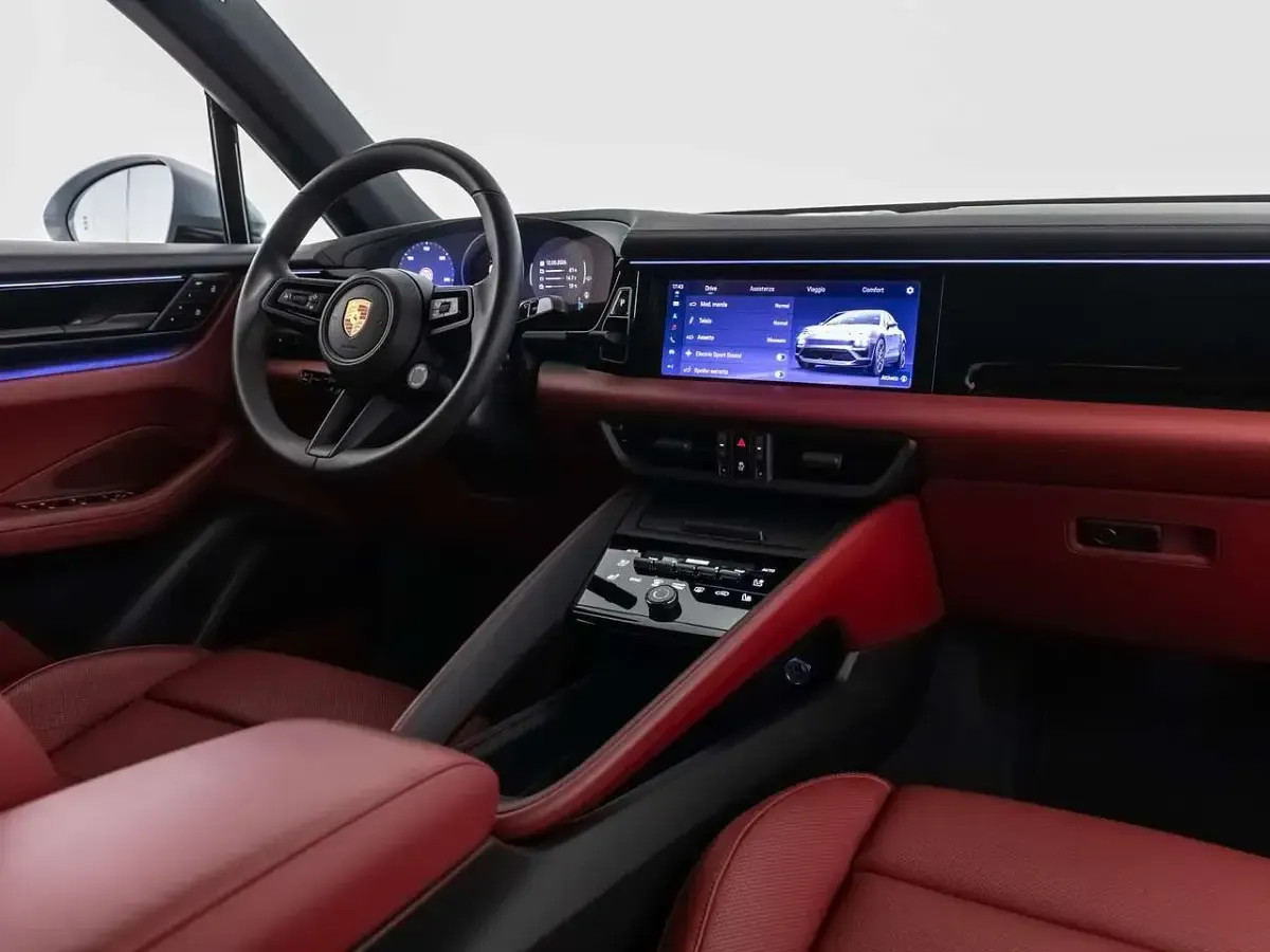 Usata Porsche Macan 144 kW (197 CV) 2025 Argento dolomite metallizzato SUV