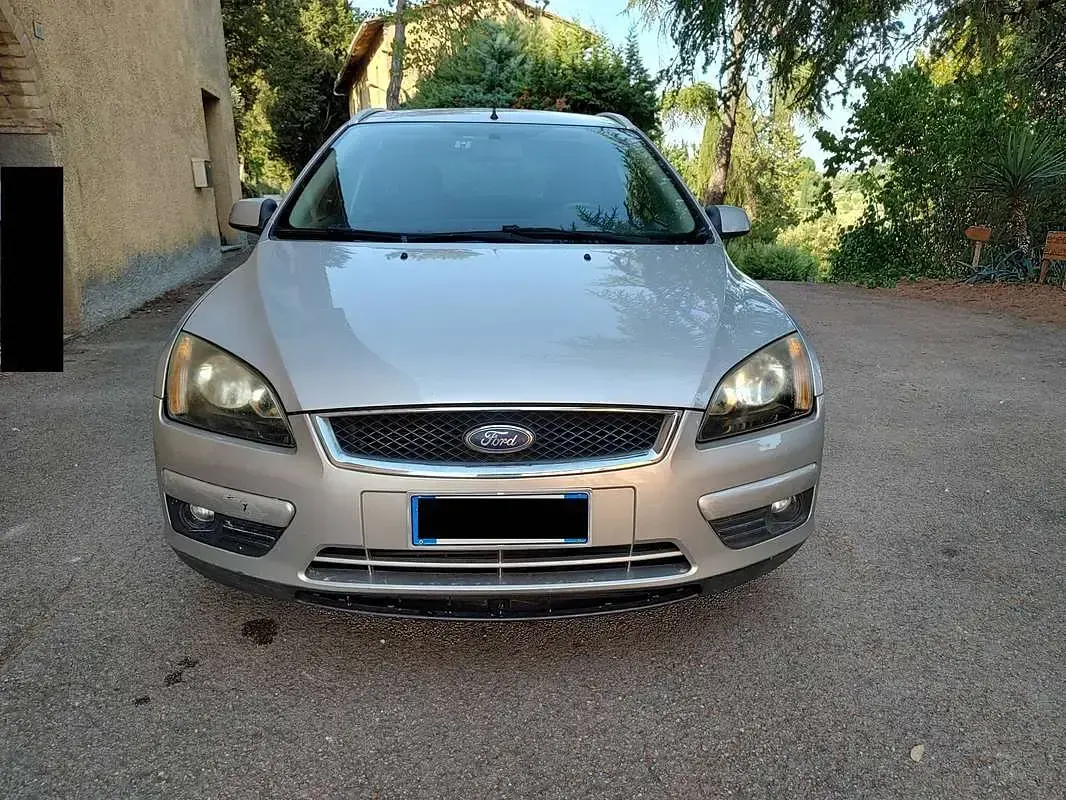 Usata Ford Focus Style 90 CV (66 kW) 2008 Argento Station wagon