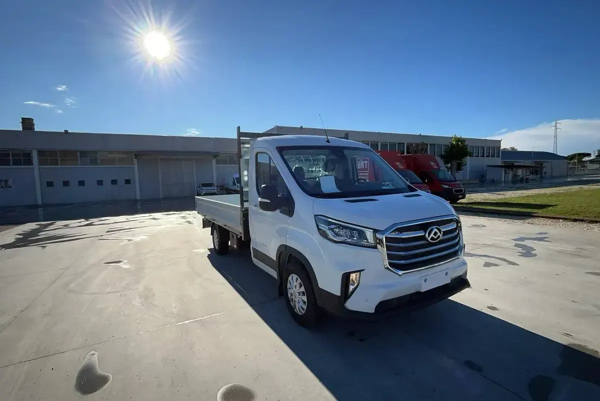 Nuova Maxus V90 150 CV (110 kW) 2025 Bianco Furgone