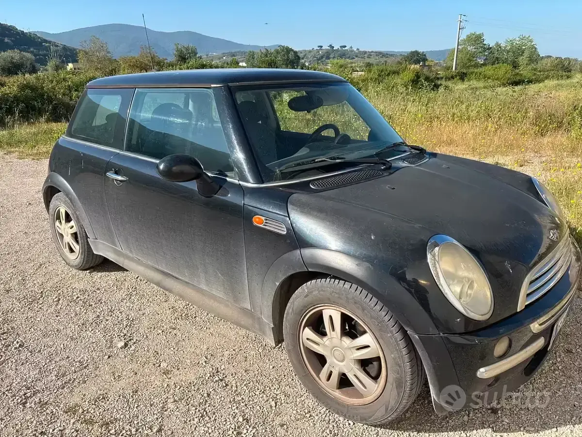 Begagnad Mini One D 88 HK (64 kW) 2005 Svart Halvkombi