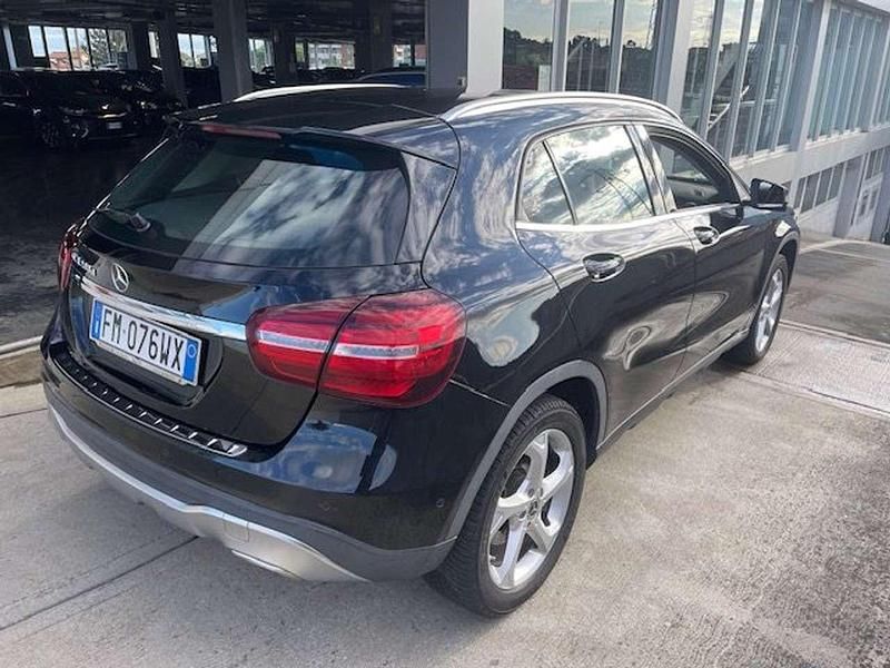 Usata Mercedes GLA200 136 CV (100 kW) 2018 Nero SUV
