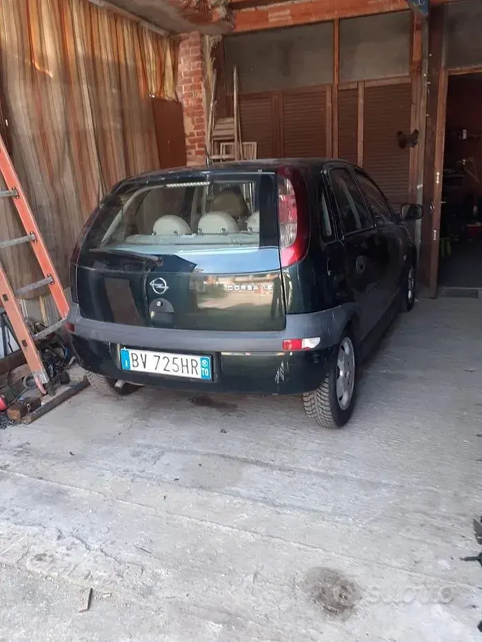 Usata Opel Corsa 75 CV (55 kW) 2001 Utilitaria