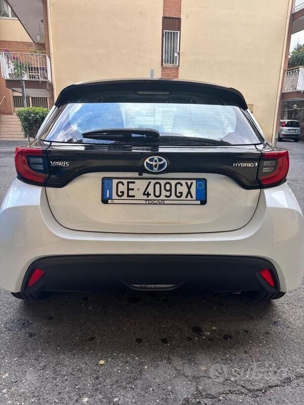 Usata Toyota Yaris Hybrid 2021 Bianco Berlina
