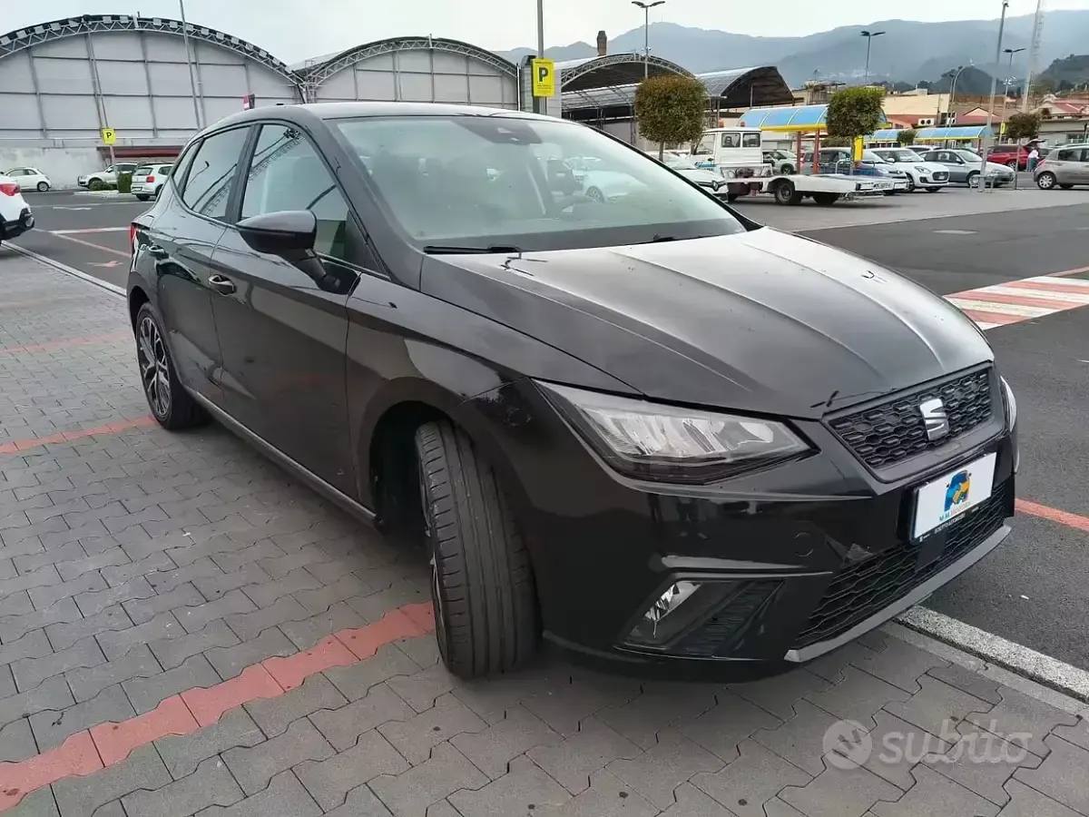 Usata Seat Ibiza Black Edition 95 CV (69 kW) 2025 Nero Utilitaria