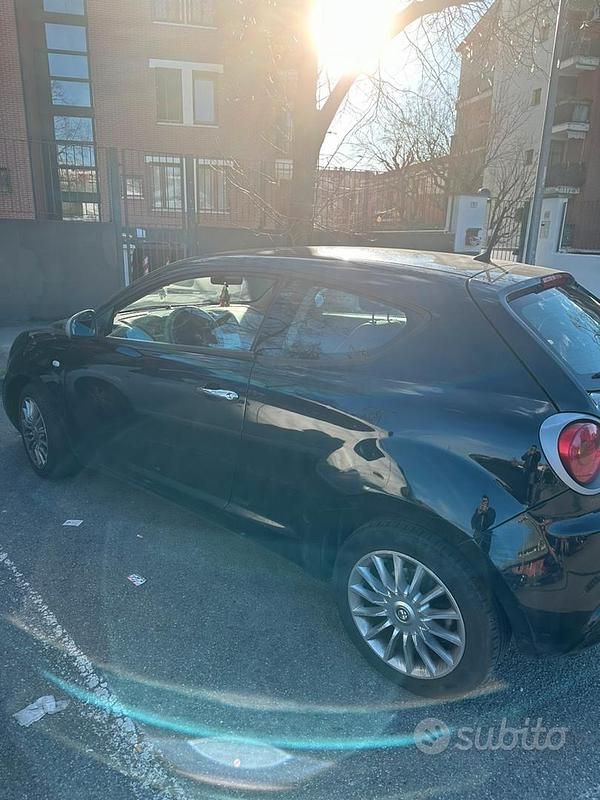Usata Alfa Romeo MiTo 78 CV (57 kW) 2015 Nero Utilitaria
