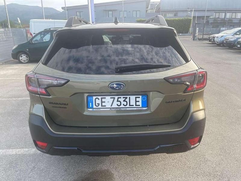 Usata Subaru Outback 4dventure 169 CV (124 kW) 2021 Verde Station wagon