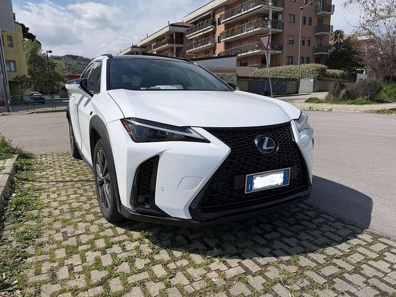 Usata Lexus UX 250h 145 CV (106 kW) 2023 SUV