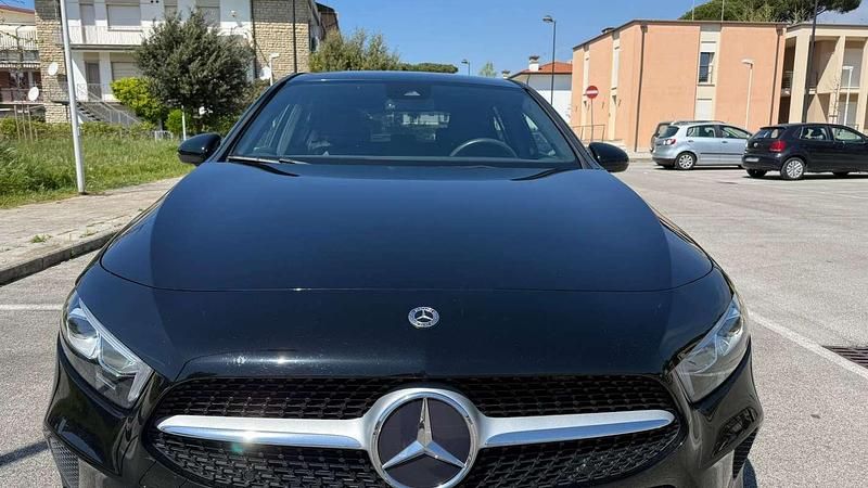 Usata Mercedes 180 116 CV (85 kW) 2022 Nero Berlina