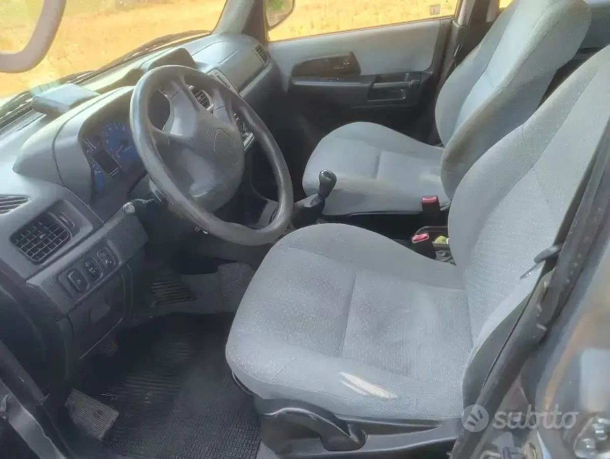 Usata Mitsubishi Pajero 114 CV (83 kW) 2002 Grigio SUV
