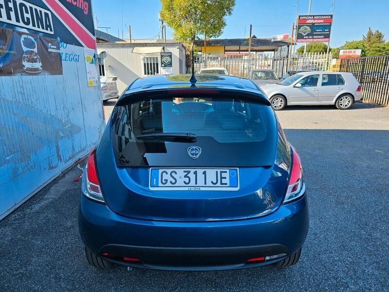 Usata Lancia Ypsilon 69 CV (50 kW) 2023 Nero Utilitaria