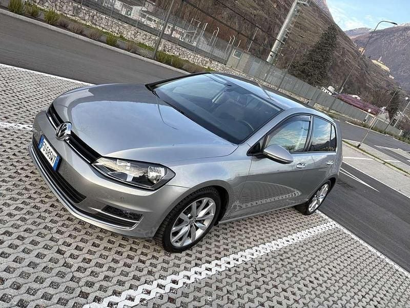 Usata VW Golf VII Highline 110 CV (80 kW) 2016 Argento Berlina
