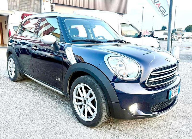 Usata Mini Cooper Countryman Business 111 CV (81 kW) 2016 Bicolore blu grigio met SUV