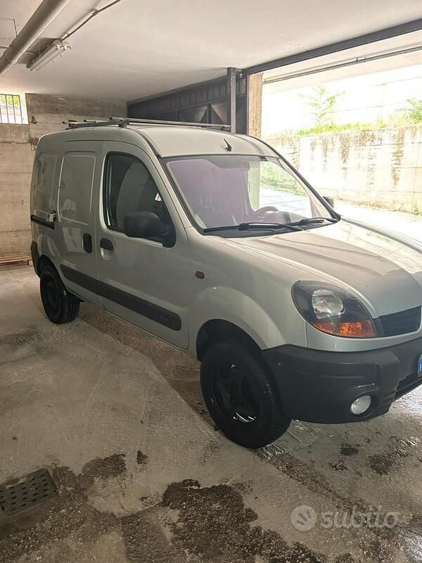 Usata Renault Kangoo 84 CV (61 kW) 2004 Grigio Monovolume