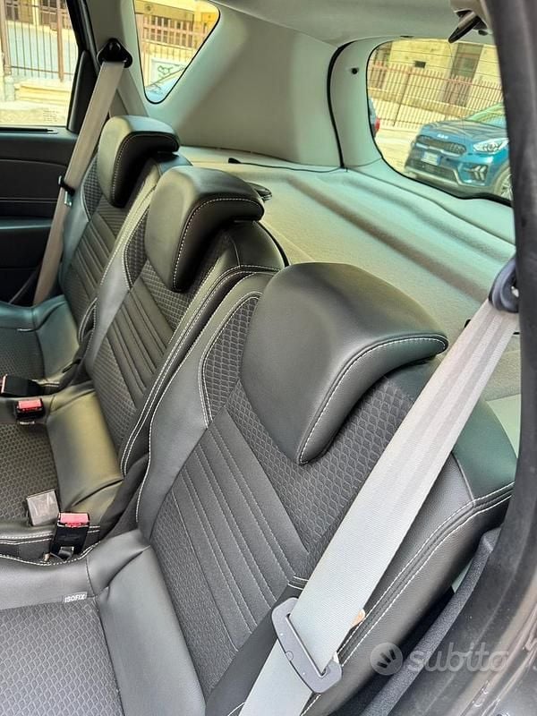 Usata Renault Scénic III 110 CV (80 kW) 2015 Grigio Monovolume