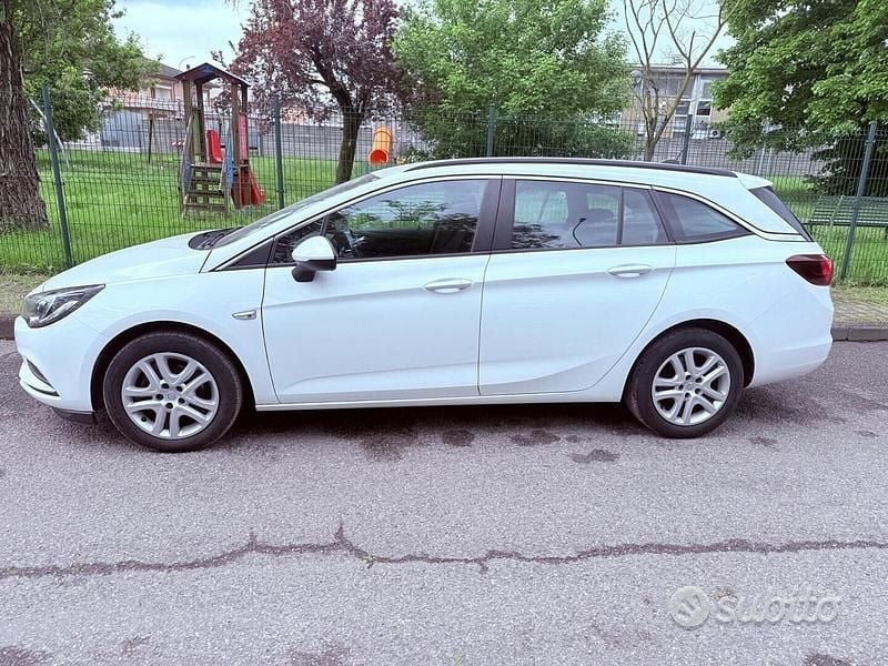 Usata Opel Astra 110 CV (80 kW) 2019 Bianco Station wagon