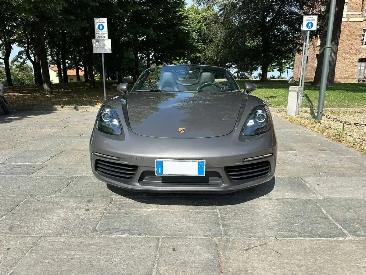 Usata Porsche 718 299 CV (219 kW) 2020 Grigio agata Cabrio
