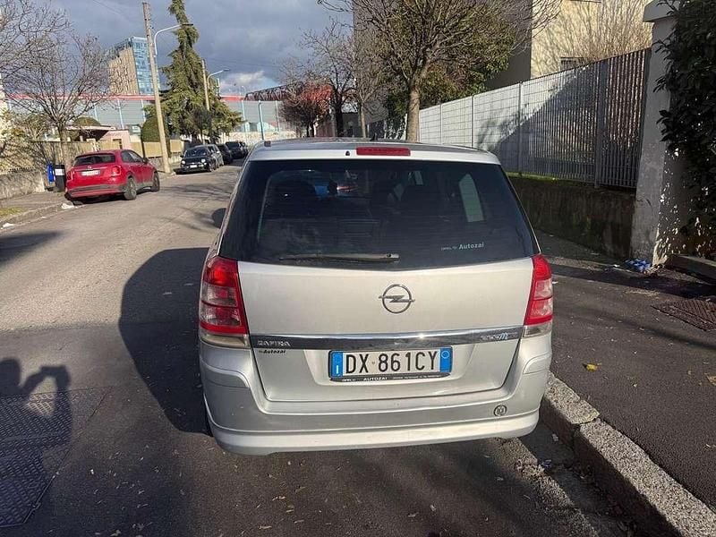 Usata Opel Zafira Cosmo 150 CV (110 kW) 2009 Monovolume
