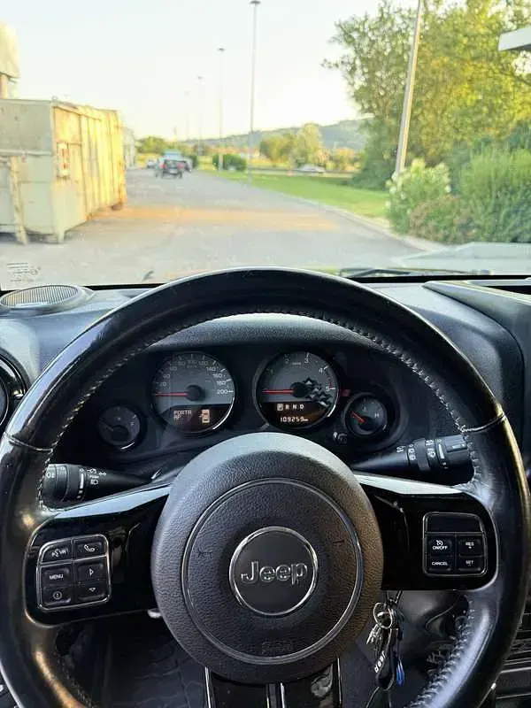 Usata Jeep Wrangler Night Eagle 200 CV (147 kW) 2017 SUV
